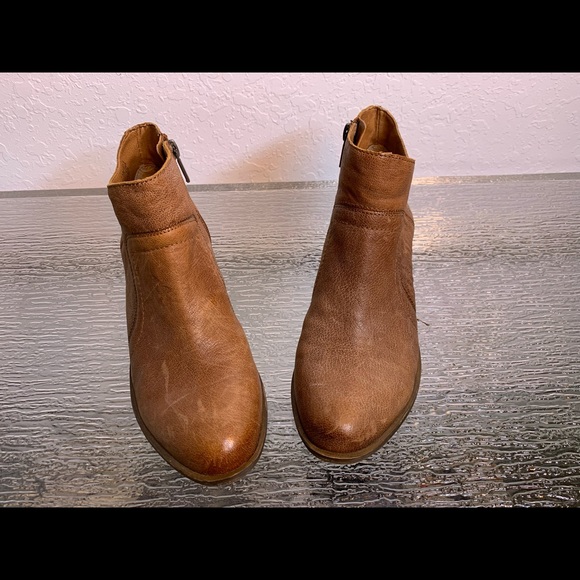 Lucky Leather Boots (Pls see video) - Picture 15 of 16